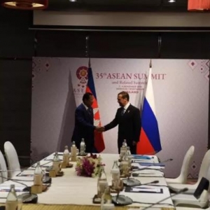 俄罗斯总理：我们将坚定推动柬埔寨进一步发展
