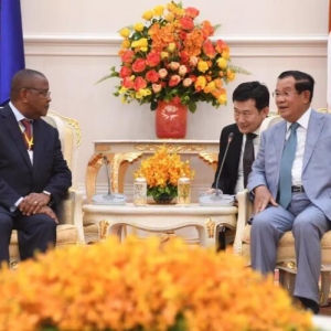 柬埔寨洪森总理：金边市面临的4大挑战是交通、停车场、垃圾和污水！ ...